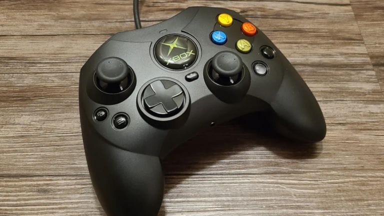 Hyperkin annuncia un controller ispirato a quello Xbox originale